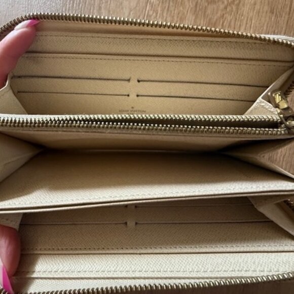 Louis Vuitton Damier Azur Pattern Coated Canvas Zippy Wallet - Picture 3 of 3